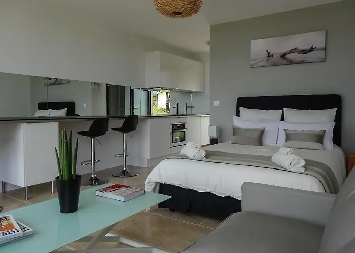 Apartment White *